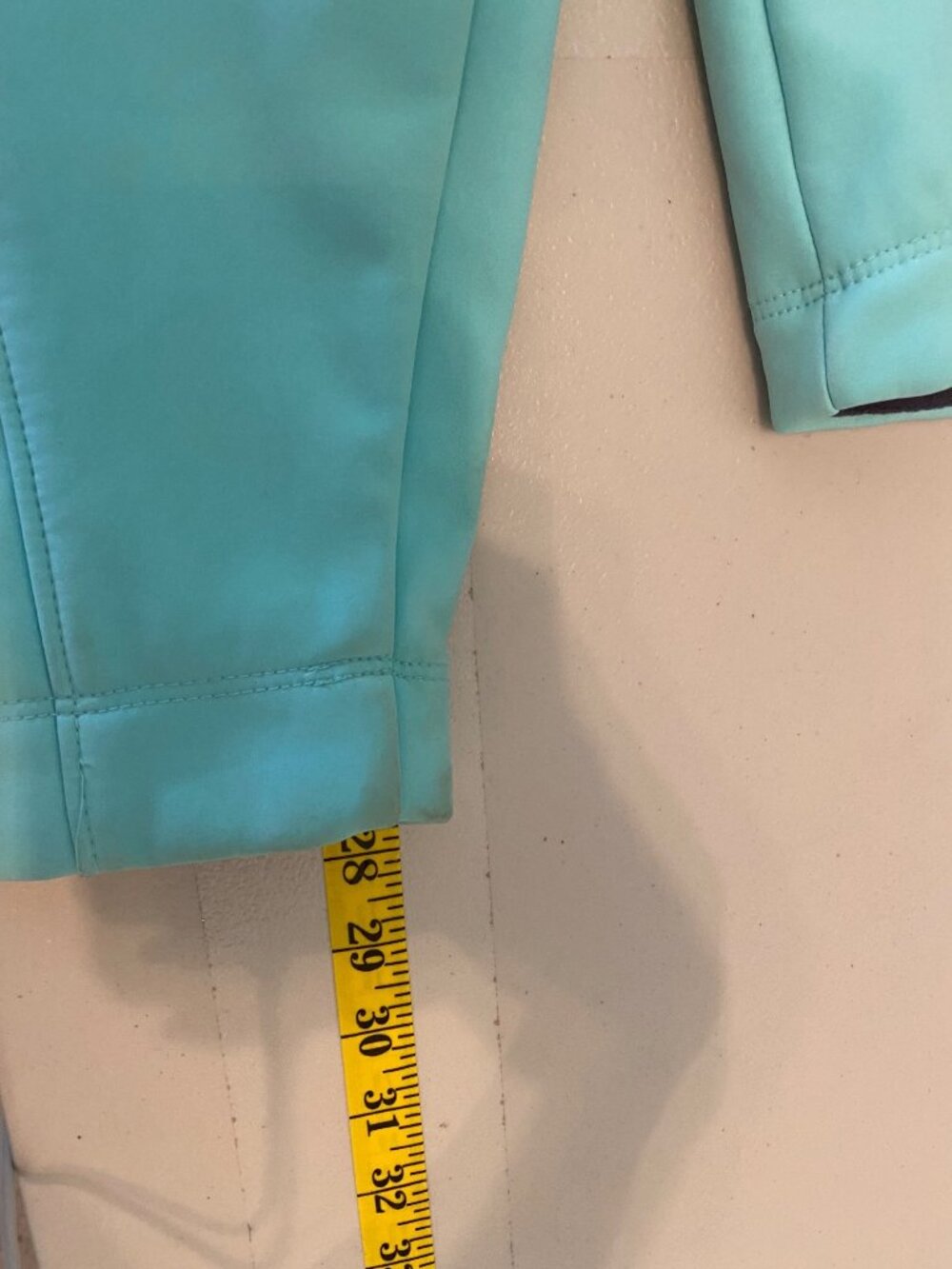 Kirkland Signature Aqua Hooded Softshell Jacket Fleece Lining Zip Pockets XL - Picture 9 of 9